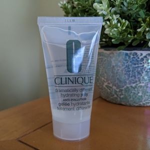 Clinique Dramatically Different Hydrating Jelly